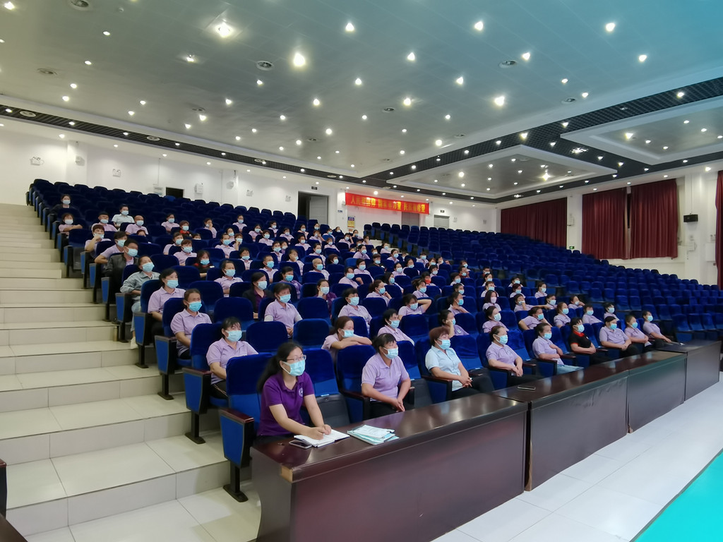 2全体员工认真听会_副本.jpg 2全体员工认真听会_副本.jpg