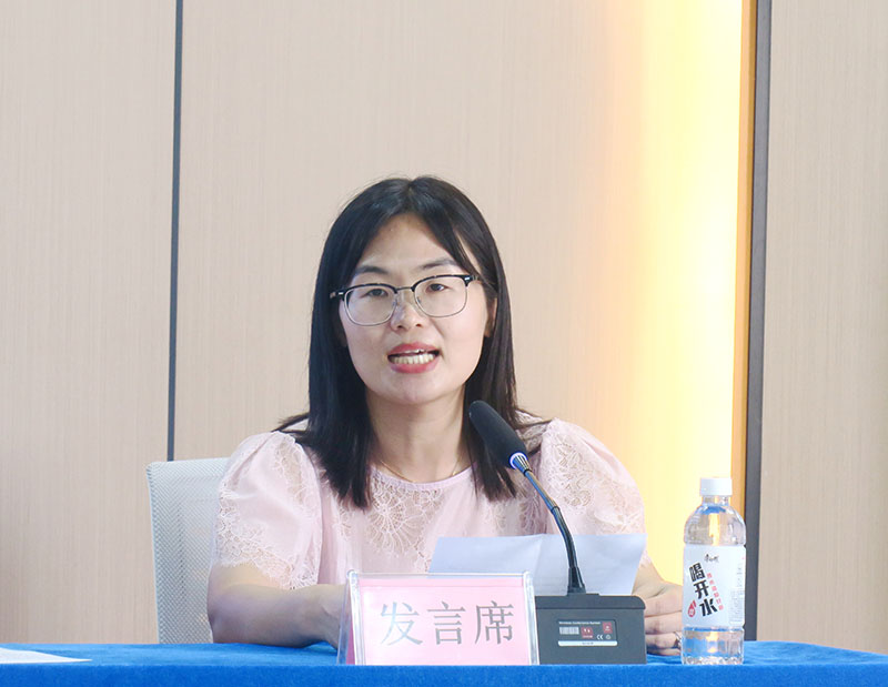 李珍珍.jpg 李珍珍.jpg