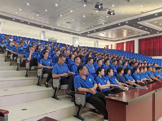 全体教师1.jpg